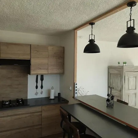 Titi De La Lisathi * Palmas d'Aveyron