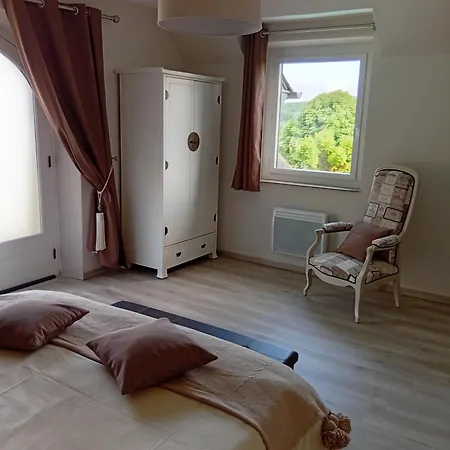 Titi De La Lisathi *